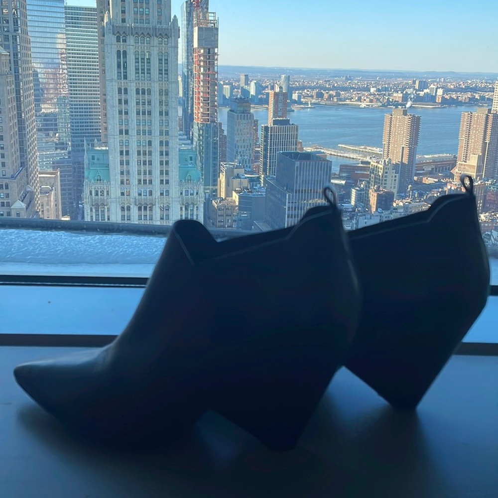 Great quality leather booties by Marc fisher. Make a statement with these guys!